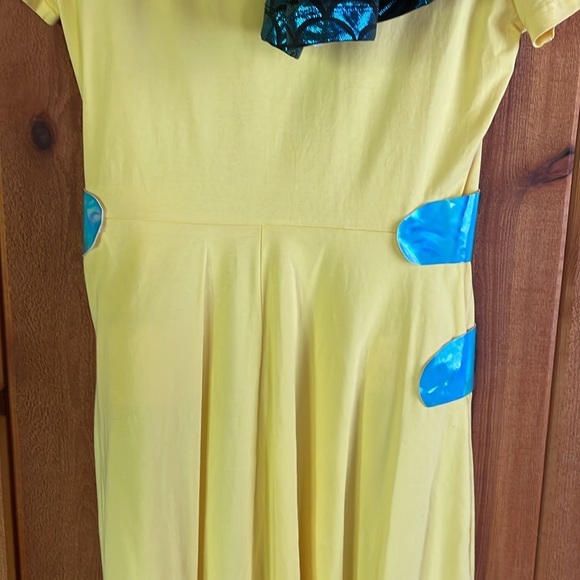 DIY Flounder from Little Mermaid (yellow midi dress with mermaid scale leggings) - Picture 4 of 6